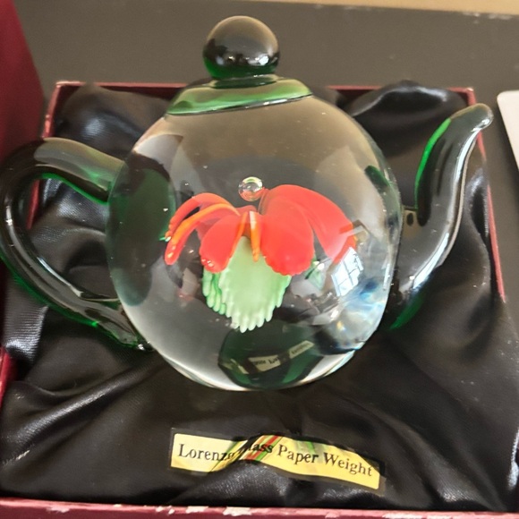 Dynasty Gallery Flower Teapot Heirloom Collectibles Handblown Art Glass Weight - Picture 8 of 9
